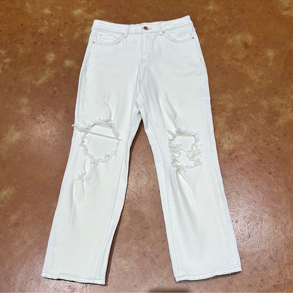 Nwt Mica cream colored distressed jean.  Stretch of a Judy Blue Jean